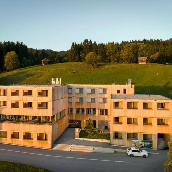 JUFA Hotel Laterns - Klangholzhus, hotel v destinaci Laterns