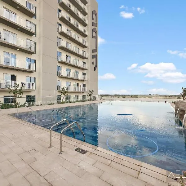 WelHome - Breathtaking View 1BR Apt in Damac Hills 2, hotel di Dubai