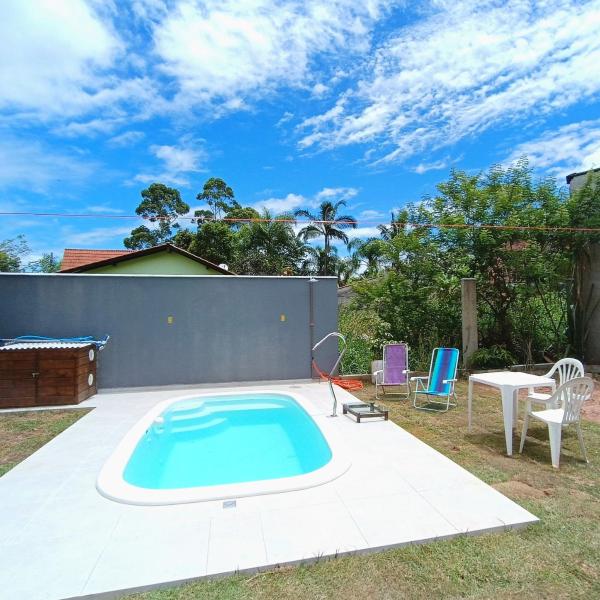 RJ164-02 Lindo Apto com Piscina e vista ao morro