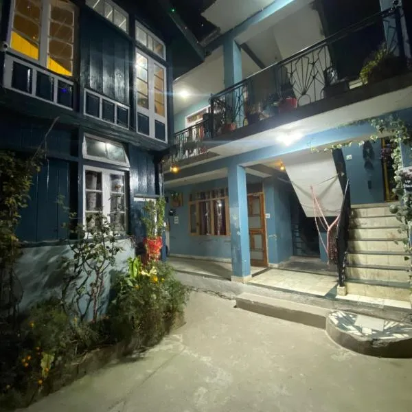 The Prasher Lodge Mall Road Manali, hotel v destinaci Manāli