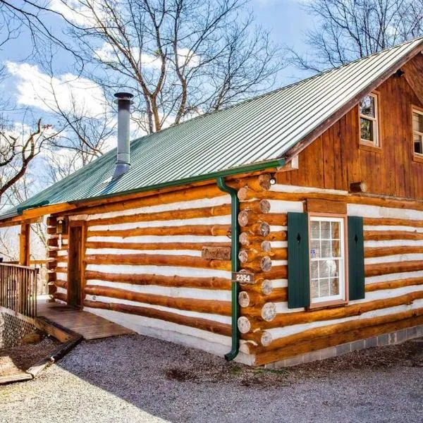 The Pine Knot Cabin, hotel i East Fork