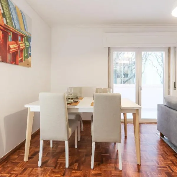 Cascais Beach Flower Apartment, hotel in Estoril