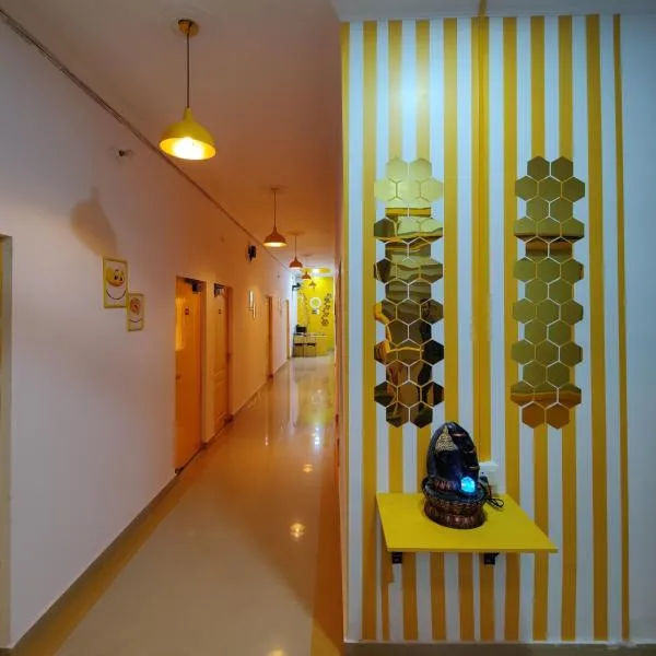 Yellow Inn Guest House, hotel in Lucknow