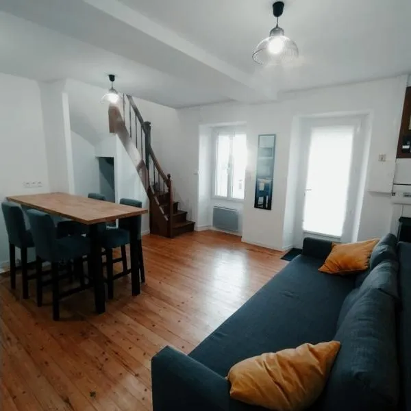C'COZY - grande maison calme et lumineuse, hotel em Sablé-sur-Sarthe