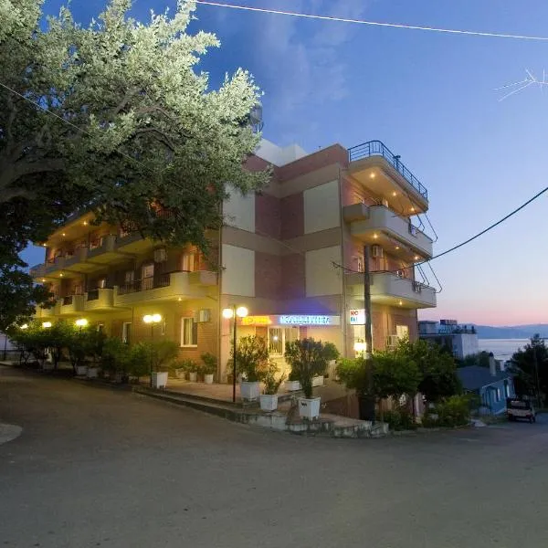 Hotel Kallithea, hotell i Loutra Aidhipsou