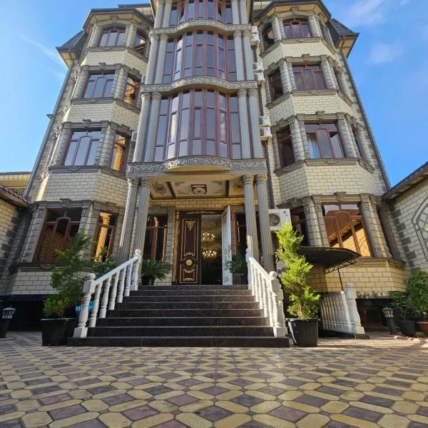 Hotel Sharq, khách sạn ở Dushanbe