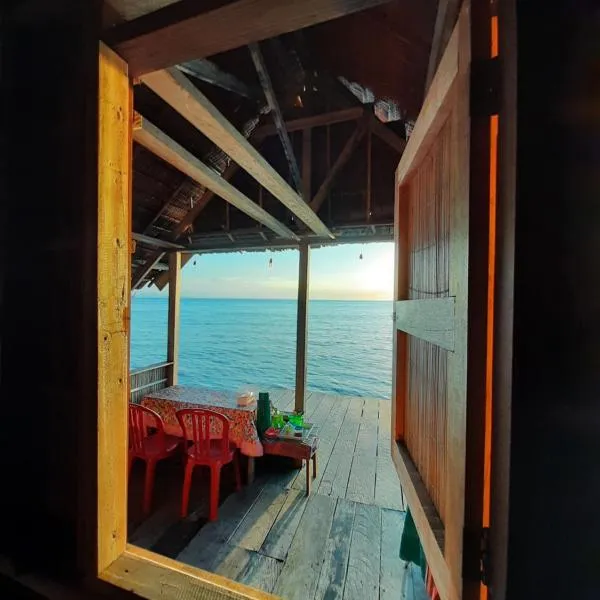 Nyanse Homestay - Raja Ampat, hôtel à Pulau Mansuar