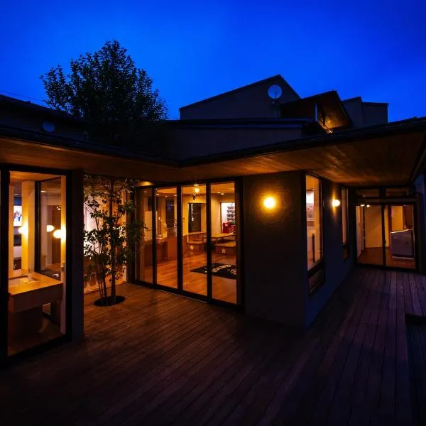 隠れ家アートヴィラ Villa Revolla, hotel in Makinohara