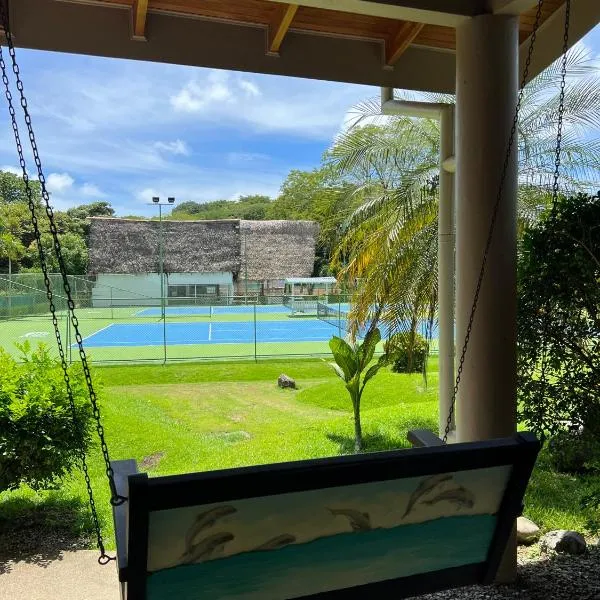 Hidden Paradise Tennis and Pickleball Getaway, hotel v destinaci Esperanza