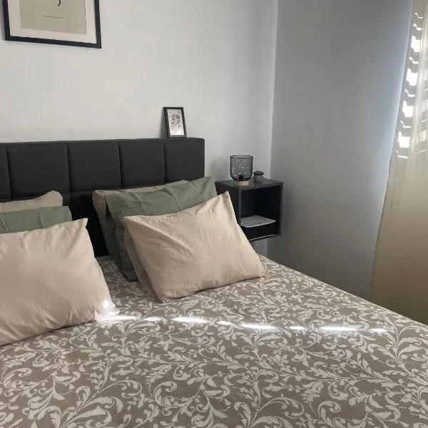 마이레나 델 알하라페에 위치한 호텔 Astral-Übica2 Guesthouse