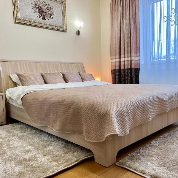 Центр Поруч озеро Наливайка 2 кімнати, hotel en Ternópil
