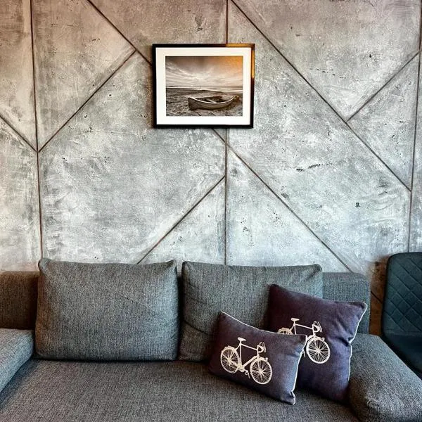 NOWOCZESNY APARTAMENT MODERNO 2020 - Szczecinek, hotel in Szczecinek