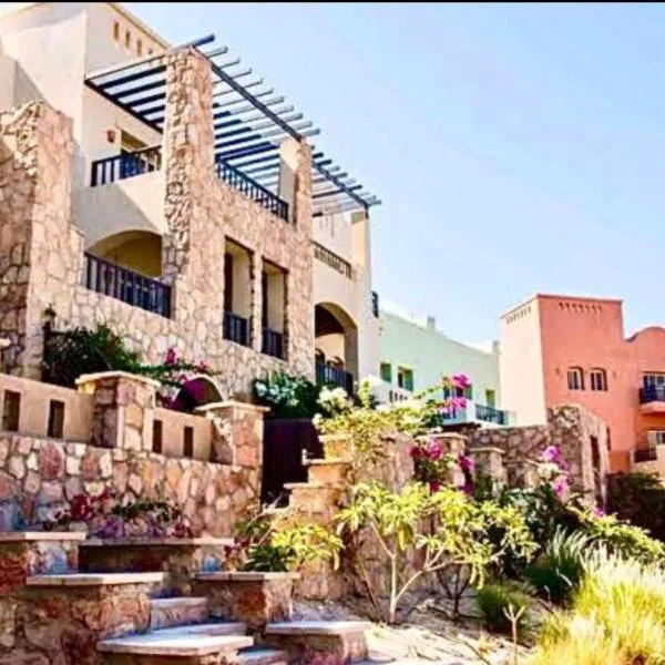 Azzura appartment sahl hashesh with private garden, hotel in Hurghada