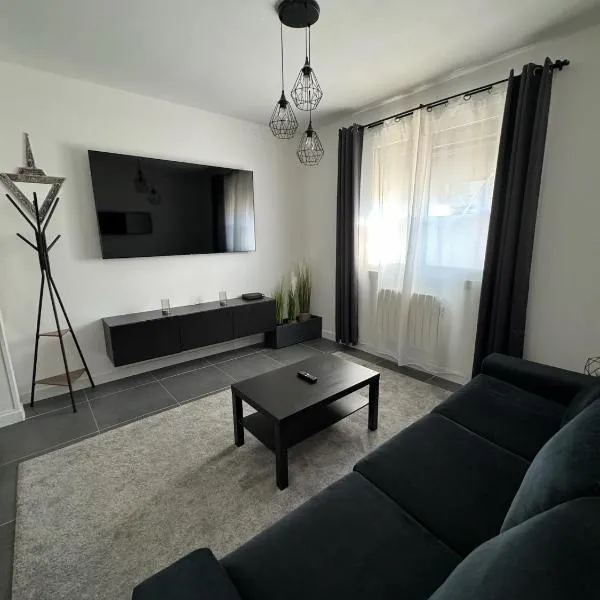 Duplex avec extérieur privatif proche Paris/CDG, hotel di Livry-Gargan