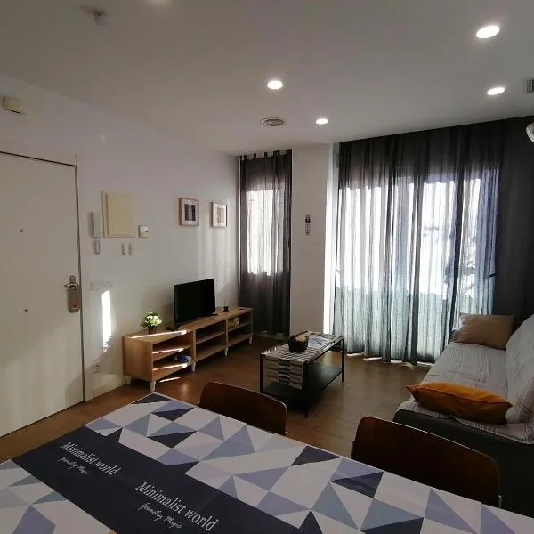 Apartamento P1 30min Sagrada Familia, 10 min playa, hotel u gradu Badalona