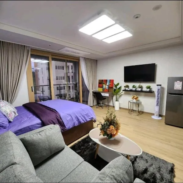 Condo in Clark Pampanga beside Hilton Hotel and Casino, hótel í Fort Stotsenburg