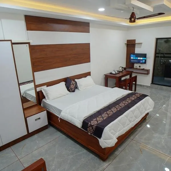 UNIVERSAL RESIDENCY, hotel v destinaci Perumpāvūr