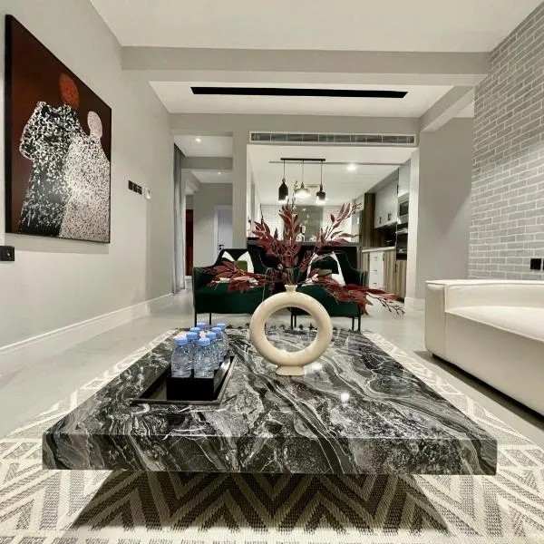 C Living - Executive - AQIQ, hotel in Riyadh