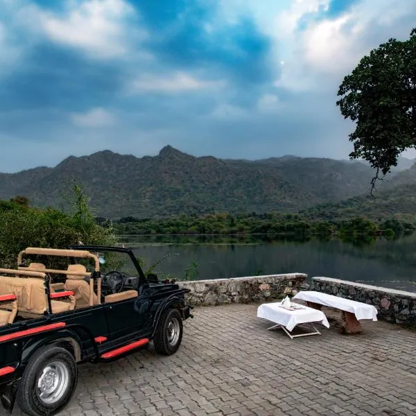 Shivika Lake Hotel Ranakpur, hotel in Bijāpur