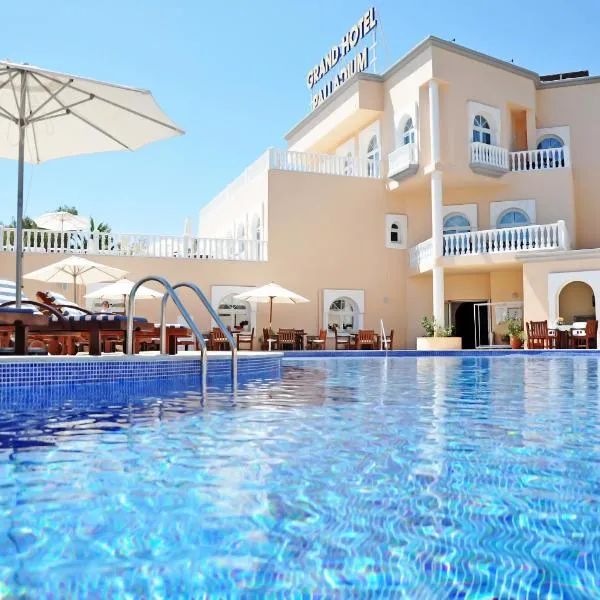 Grand Hotel Palladium Santa Eulalia del Río โรงแรมในซานตาเอวเลเรียเดสริว