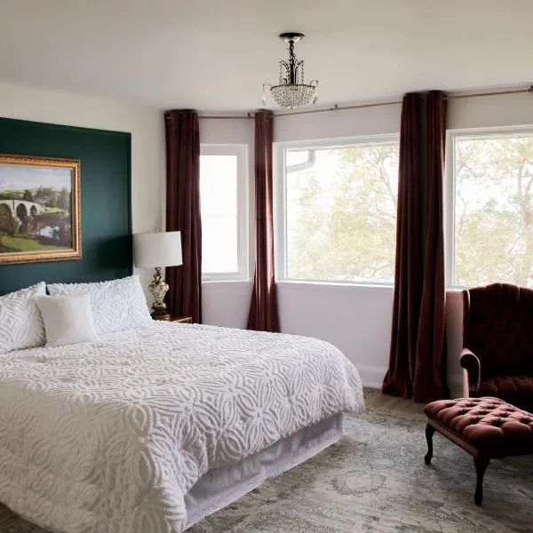 Waterfront Boutique Accommodation in PEC - Suite 3, hotel v destinaci Belleville