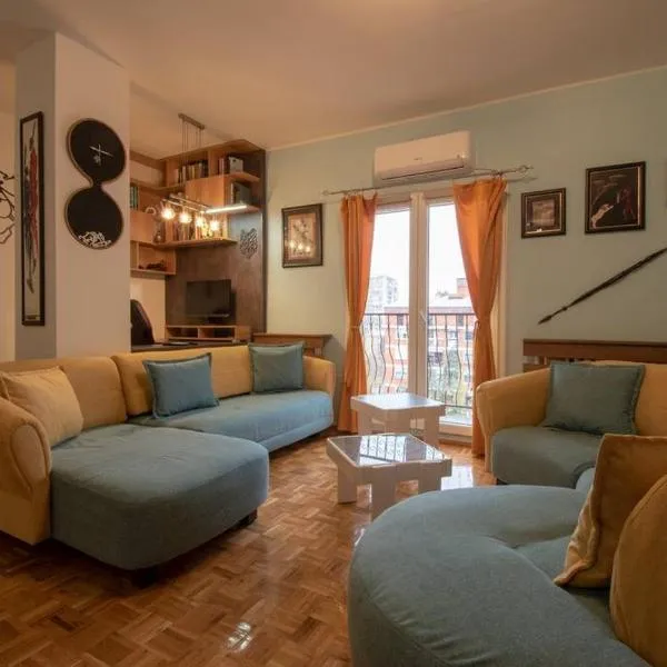 Stylish 1BR - FREE Parking - Pro Workspace - Wifi, hôtel à Novi Sad