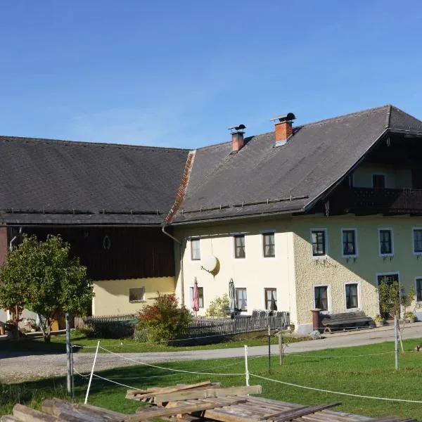 Private Farmhouse Escape - Ideal for up to 8 Guests, hotel in Michaelbeuern