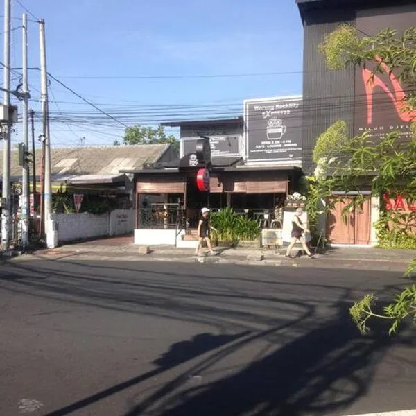 simple apartment 2, Hotel in Seminyak