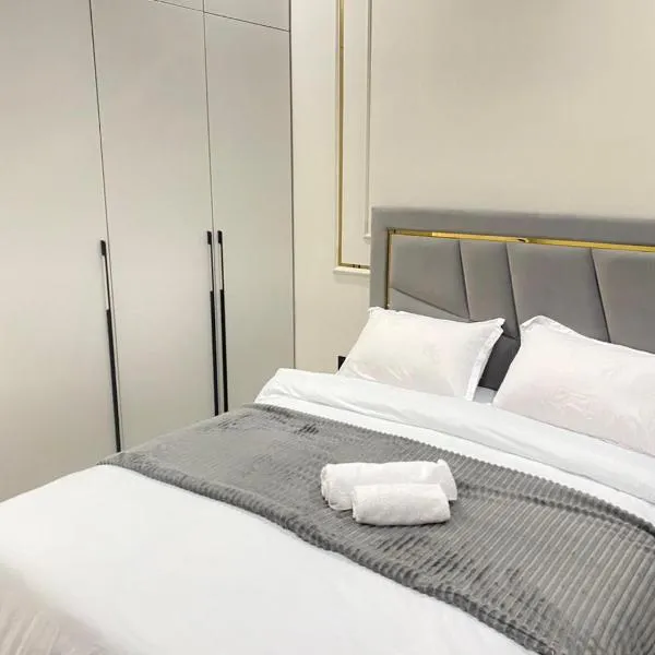 ЖК Еламан уютная евродвушка, hotel a Almaty