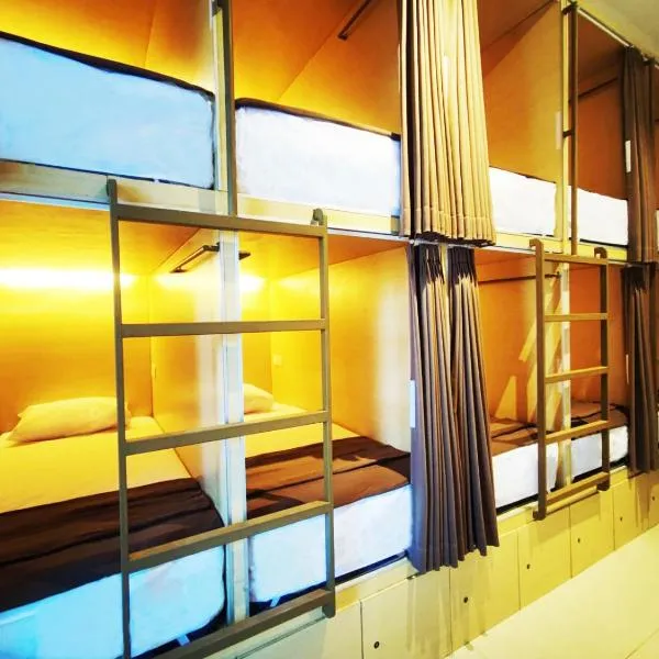 Fora Capsule Hostel Tuban Kuta Bali, hotell Kutas