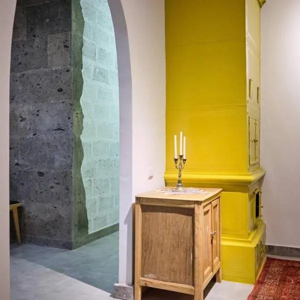 Kotun: a spacious house in Gyumri, hotel v destinaci Gjumri