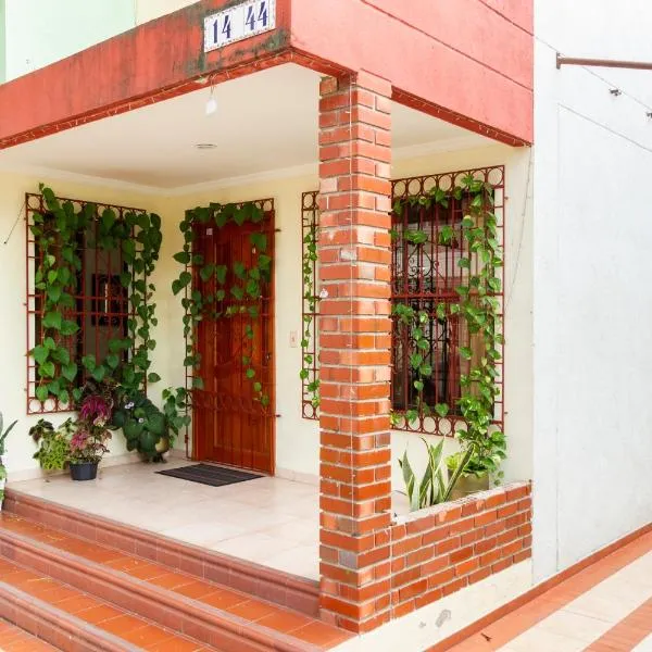Hostal Cartagonova - Habitaciones privadas y amplias cerca a zonas turísticas, хотел в Картахена де Индиас