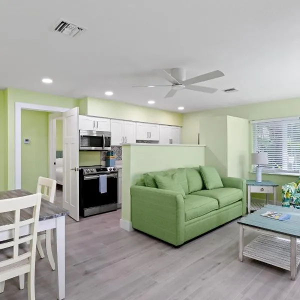 Pirates Cove Cottage at Palm View Inn of Sanibel with Bikes, hotel v destinaci Sanibel