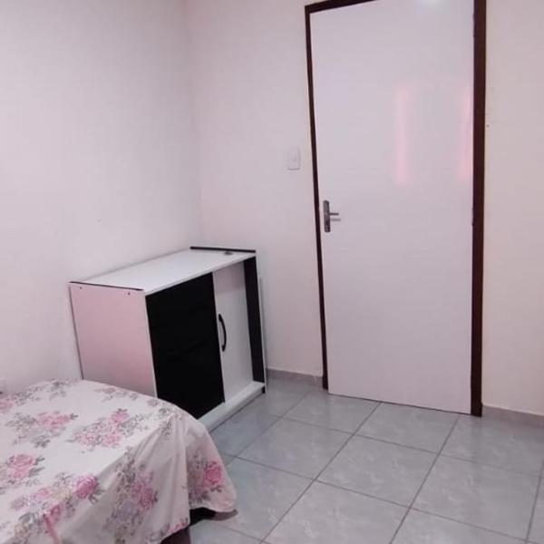 QUARTO COM BANHEIRO PARA ALUGAR POR DIÁRIA - Foto 4