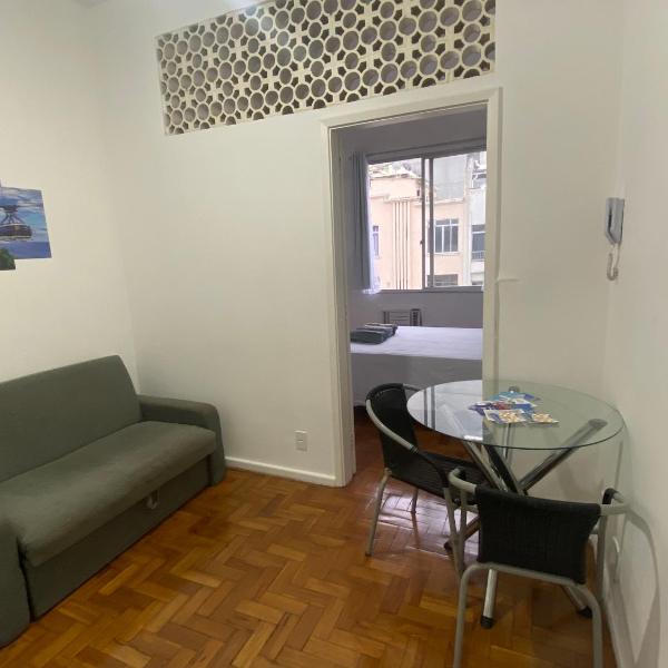 Apartamento completo ao lado da Praia de COPACABANA, wifi, ar condicionado, Smart TV, EM ANDAR ALTO, FRONTAL, silencioso pauloangerami MVC15 - Foto 2