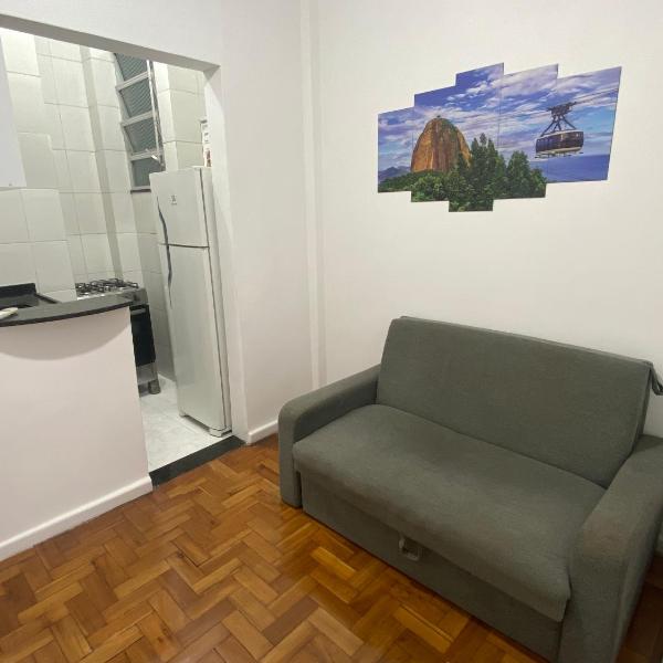 Apartamento completo ao lado da Praia de COPACABANA, wifi, ar condicionado, Smart TV, EM ANDAR ALTO, FRONTAL, silencioso pauloangerami MVC15