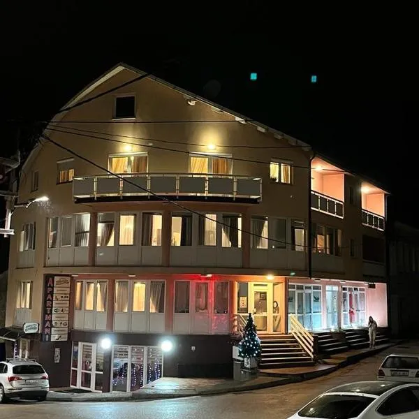 Apartmani Li, hotel di Lusnić