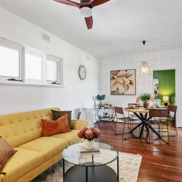 Vintage 2BR CBD Apartment w/River View, hotel v destinaci Perth