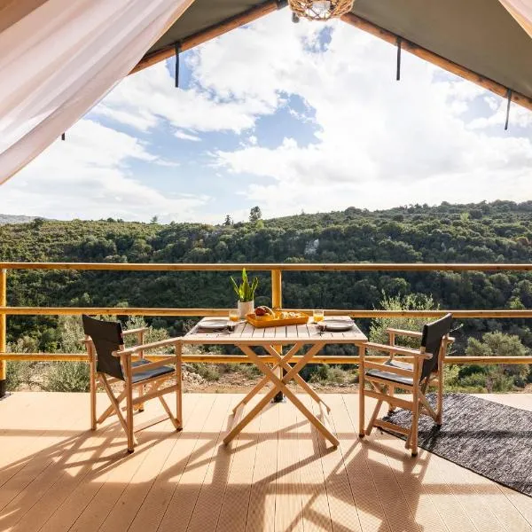 Civara Chalet - Private Glamping in nature with Jakuzzi, hotel v destinaci Tsivarás