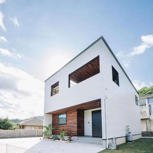Sanctuary Villa & Sauna Ogimi by Relapool, hotel in Banchi