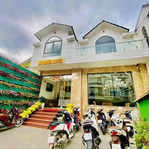 An Nhien Hotel, hotelli kohteessa Xuân Thọ