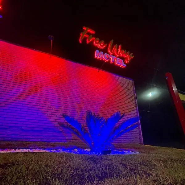 Free Way Motel, hotel v destinaci Poços de Caldas