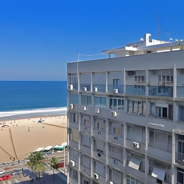 Studio simples com vista mar p/ 4 pessoas ao lado da praia com comércios ao redor
