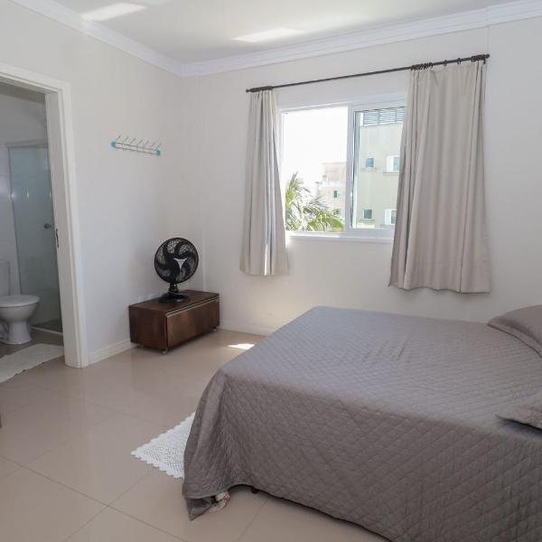 377 - Res. Seychelles - Belissimo apartamento na praia de Bombas - Foto 2