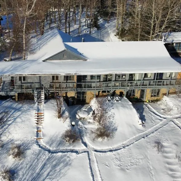 Le Lodge du lac, hotel in Saint-Faustin