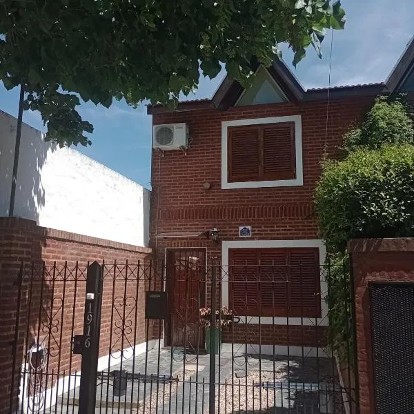 Escala Ezeiza - Departamento Familiar amplio con cochera, hotel in Luis Guillón