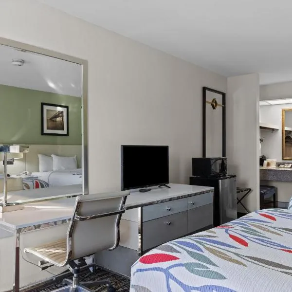 Garnet Inn & Suites, Morehead City near Atlantic Beach, hotel v destinaci Morehead City
