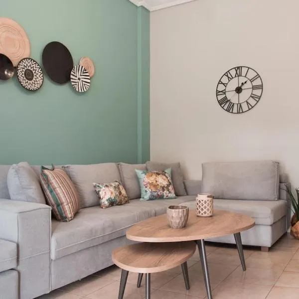 Virginia's Luxury Suites 2, khách sạn ở Volos
