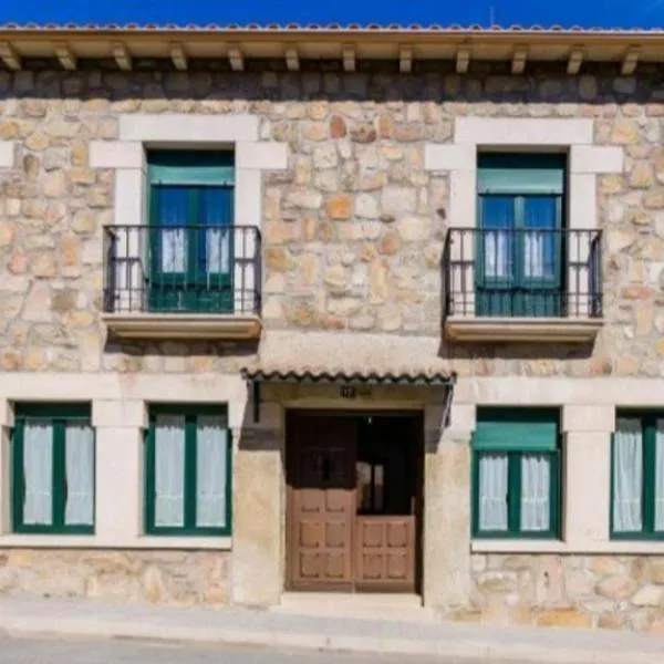 Casas Rurales TIO CLAUDIO I y II, hotell i Navaluenga