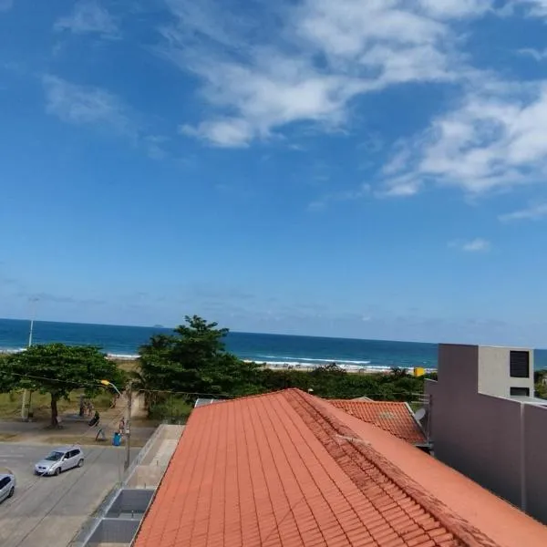 Ap 01 apartamento Beira mar، فندق في بونتال دو بارانا